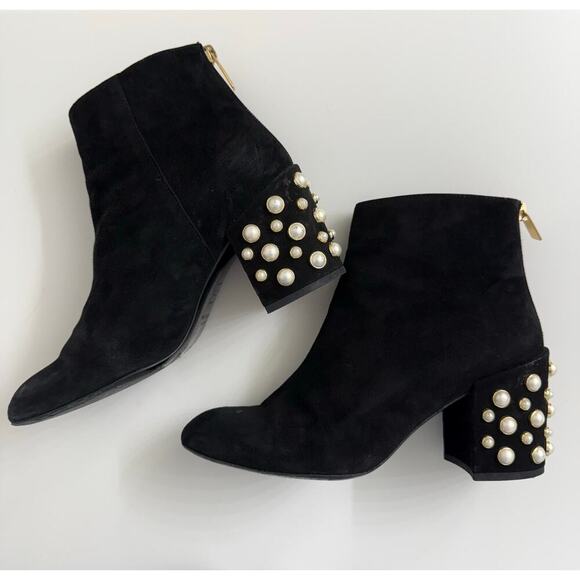 Stuart Weitzman Pearl Bacari Velvet Block Heel Booties Black Sz 6.5 - Picture 1 of 10
